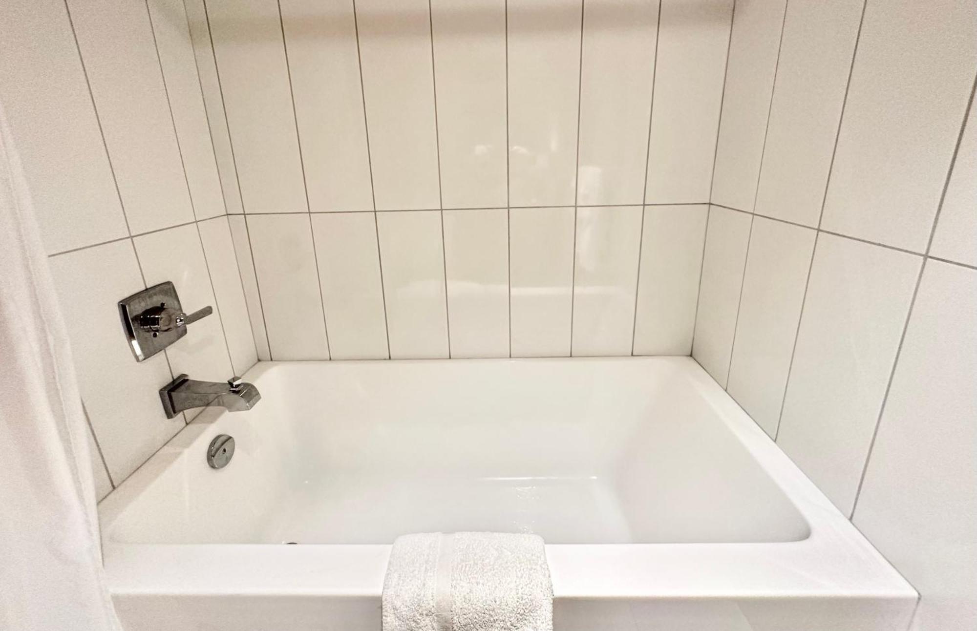 סארי Linda Vista Motel מראה חיצוני תמונה