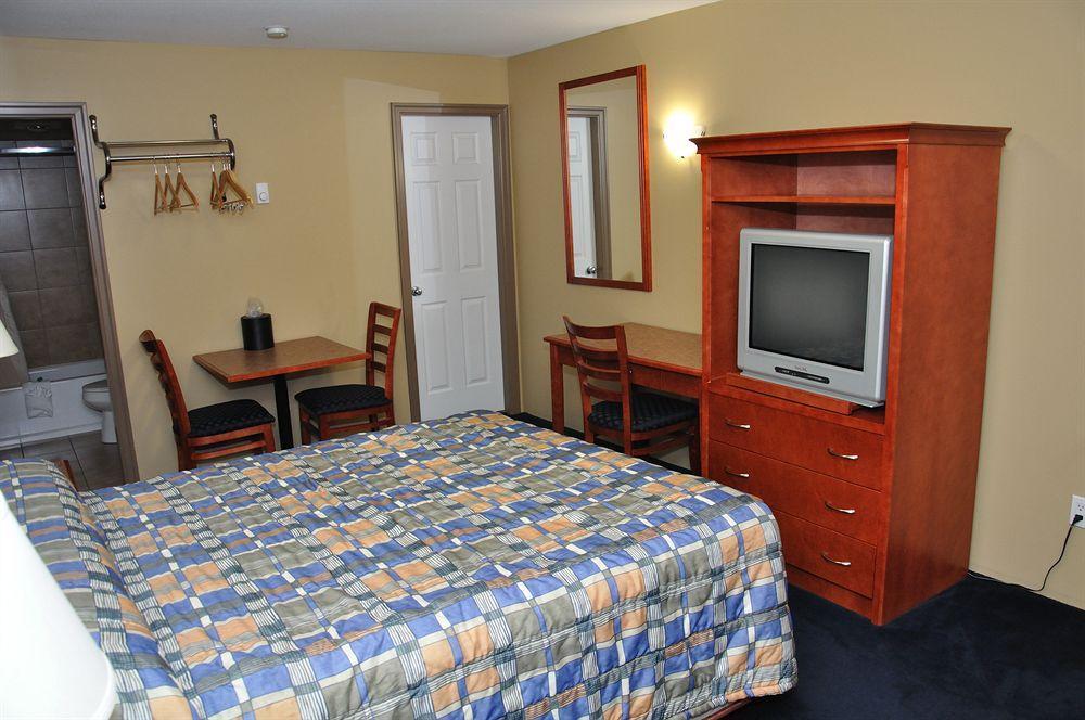 סארי Linda Vista Motel מראה חיצוני תמונה